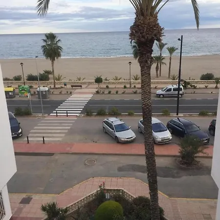 Fabulous Front Line 3-bedroom In Apartamento *